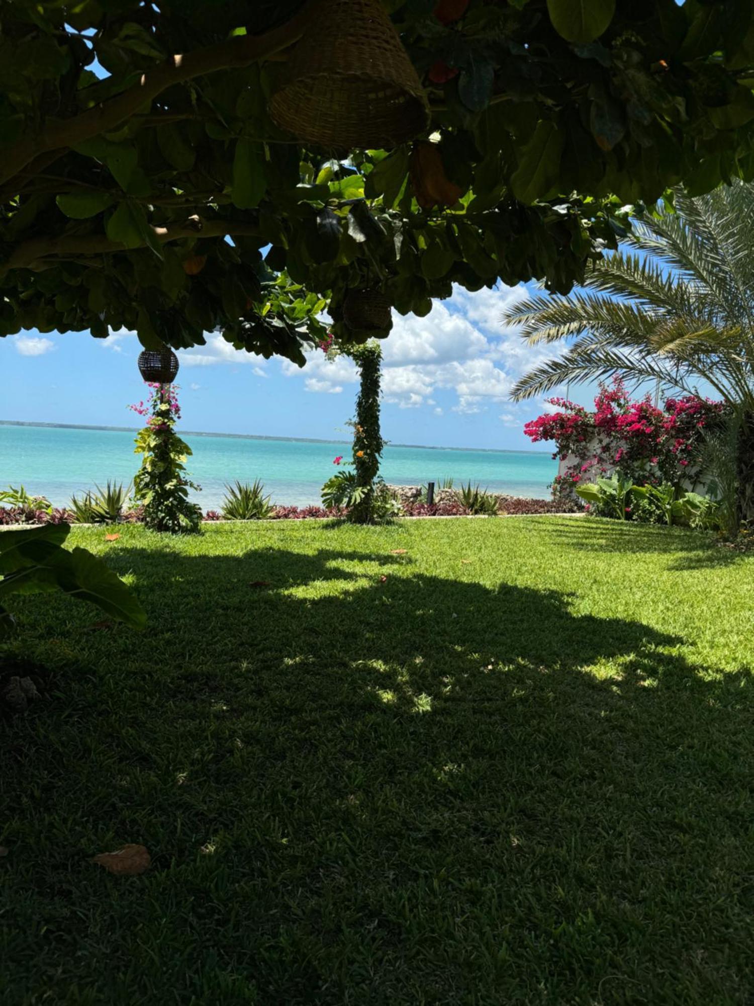 Zanzibar Dt Beachfront Villa Mkunguni Exterior photo