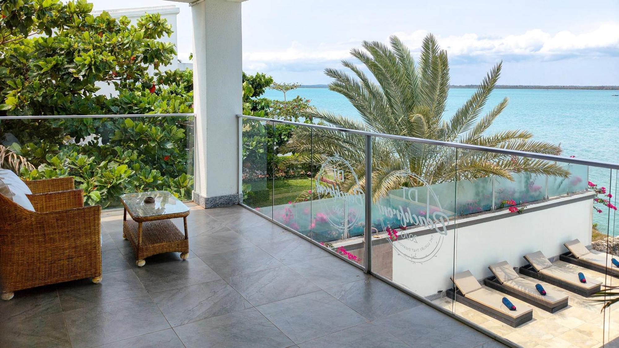 Zanzibar Dt Beachfront Villa Mkunguni Exterior photo